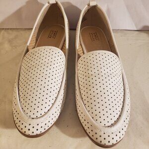 Simply Styled White Flats